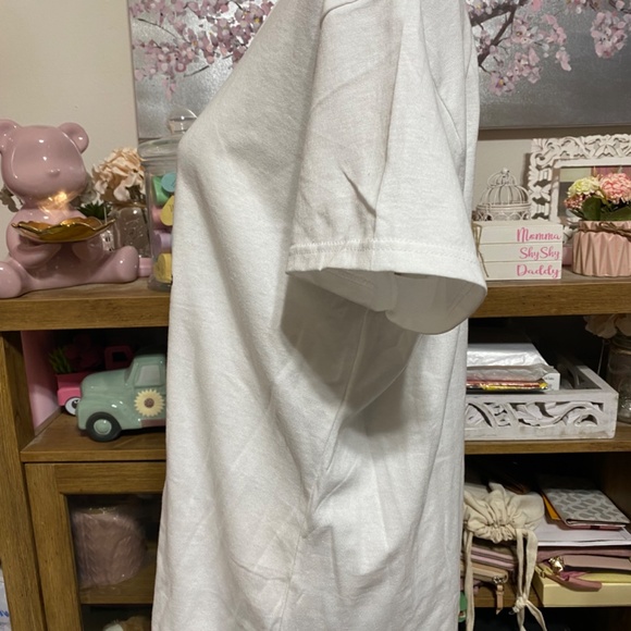 Women's Girl Adorable White Pug Dog Puppy T-Shirt - Picture 4 of 8